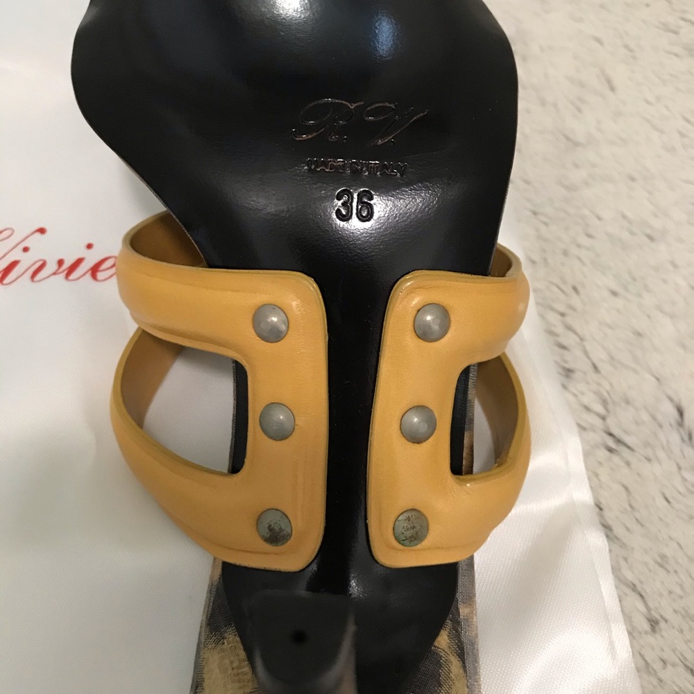 Beautiful Authentic Roger Vivier Heels - Picture 8 of 11